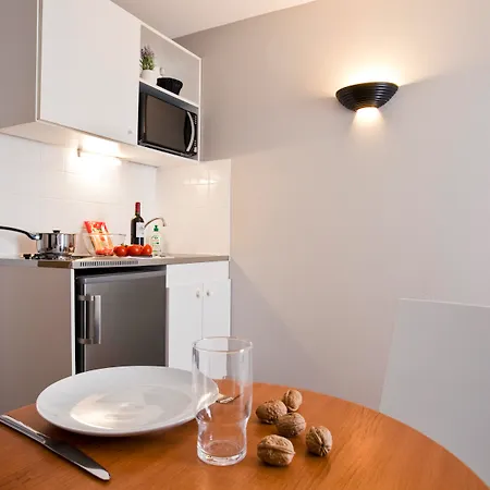 Adagio Access Paris Apartahotel 3*