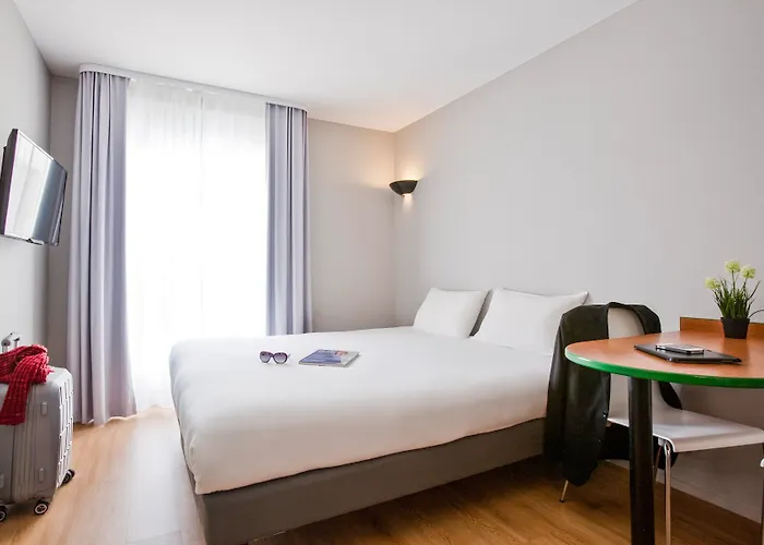 Adagio Access Paris Апарт-отель
