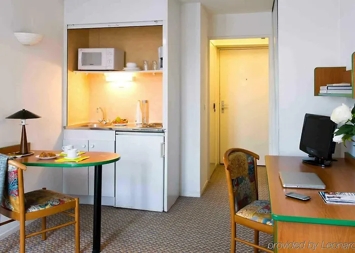 Adagio Access Paris Апарт-отель *